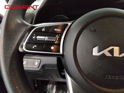 Used 2022 Kia Forte LXS w/ LXS Technology Package image 13