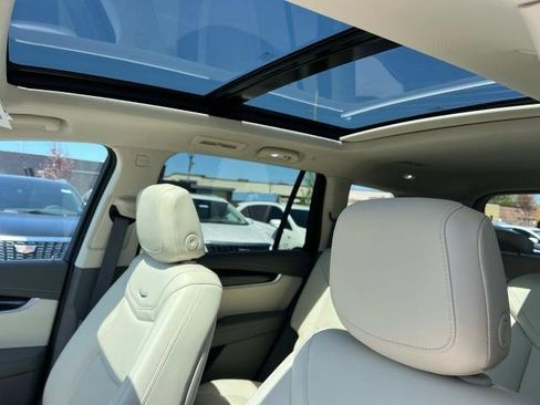 Certified 2023 Cadillac XT6 Premium Luxury image 21