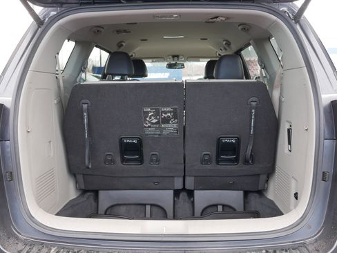 Used 2016 Kia Sedona EX image 18