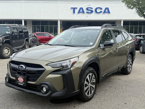 Certified 2025 Subaru Outback Premium image 1