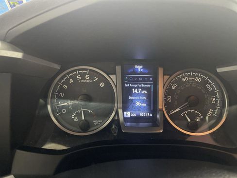 Used 2017 Toyota Tacoma Limited w/ Tow Package image 15