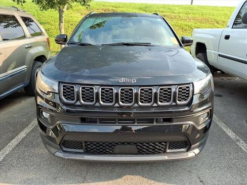 Used 2026 Jeep Compass Latitude AWD/4WD image 11