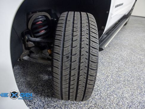 Used 2019 Chevrolet Suburban Premier AWD/4WD image 46
