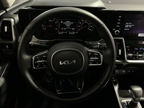 Used 2023 Kia Sorento S w/ Panoramic Sunroof Package FWD image 17