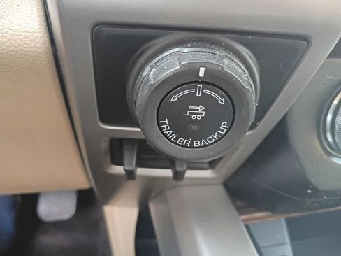Used 2018 Ford F150 Lariat w/ Equipment Group 502A Luxury AWD/4WD image 27
