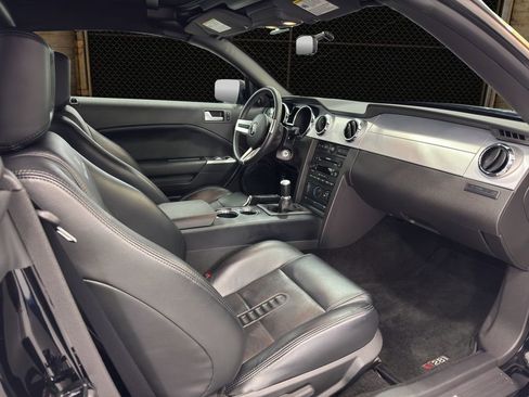 Used 2006 Ford Mustang GT RWD image 17