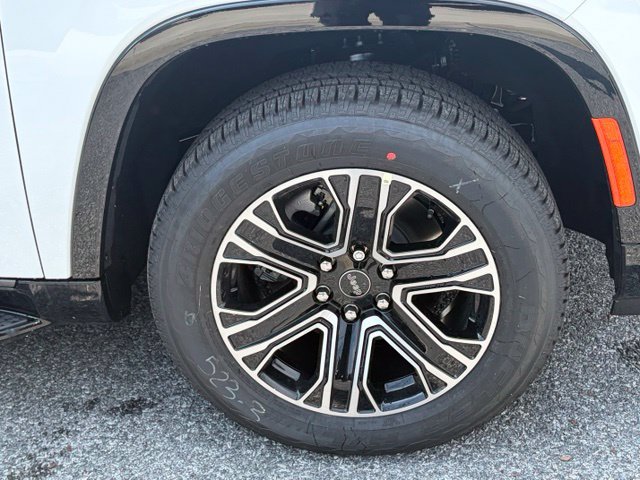 New 2026 Jeep Grand Wagoneer L 4WD w/ Premium Group I image 11