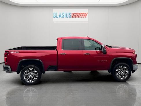 Used 2025 Chevrolet Silverado 2500 LTZ w/ LTZ Premium Package AWD/4WD image 2