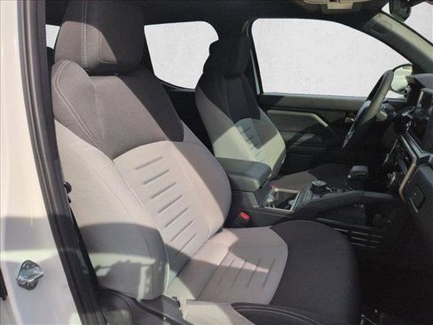 Used 2025 Toyota Tacoma TRD Off-Road image 15