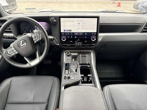 Used 2025 Lexus GX 550 w/ Accessory Package (2T) AWD/4WD image 15