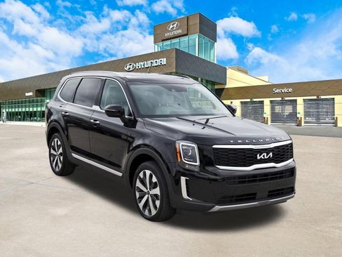 Used 2022 Kia Telluride S FWD image 3