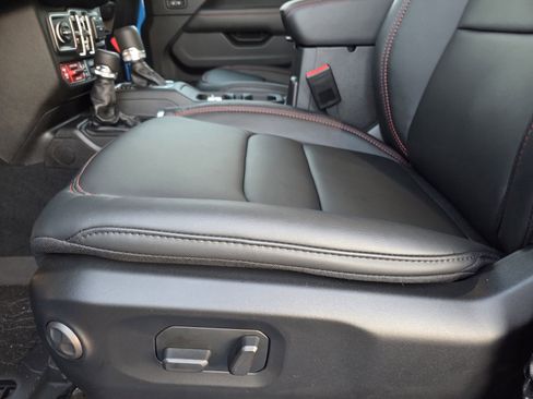 New 2026 Jeep Gladiator Rubicon w/ Safety Group image 11