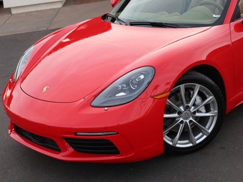 Used 2017 Porsche 718 Boxster RWD image 6