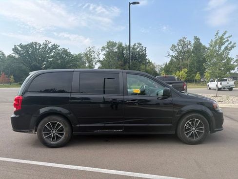 Used 2017 Dodge Grand Caravan GT FWD image 6