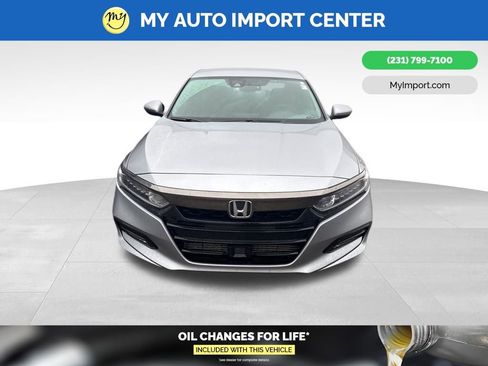Used 2018 Honda Accord Sport image 2