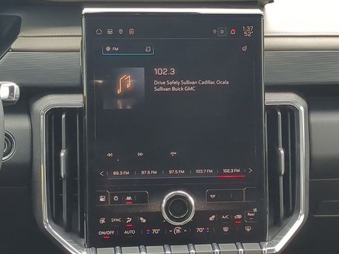 Used 2024 GMC Acadia Elevation w/ Luxury Package image 16