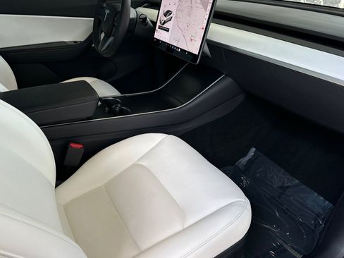 Used 2021 Tesla Model Y Performance AWD/4WD image 16