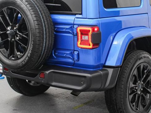 Used 2024 Jeep Wrangler Unlimited Sahara w/ Safety Group AWD/4WD image 12