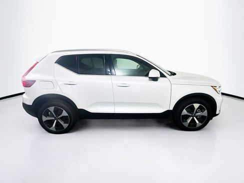 Used 2025 Volvo XC40 B5 Plus AWD/4WD image 10