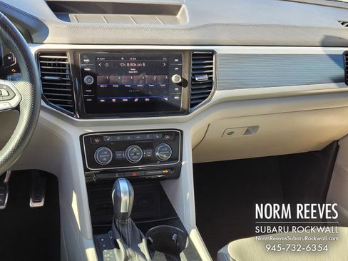 Used 2021 Volkswagen Atlas SEL Premium image 12