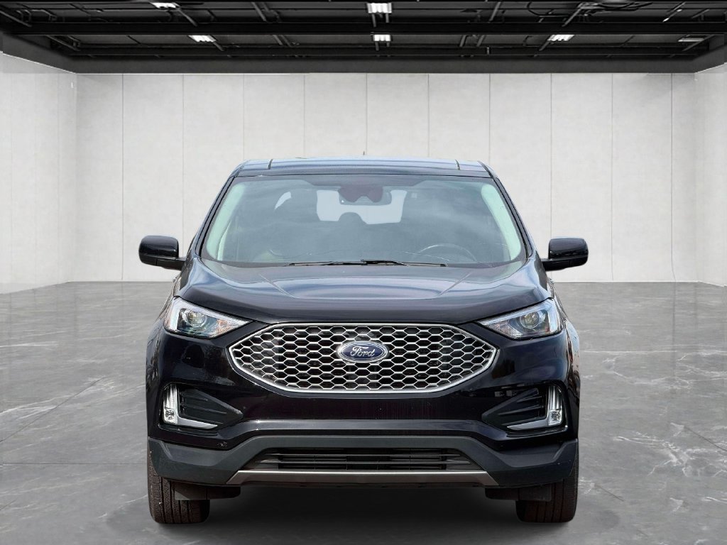 Used 2023 Ford Edge SEL w/ Convenience Package AWD/4WD image 2