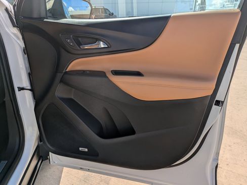 Used 2018 Chevrolet Equinox Premier image 31