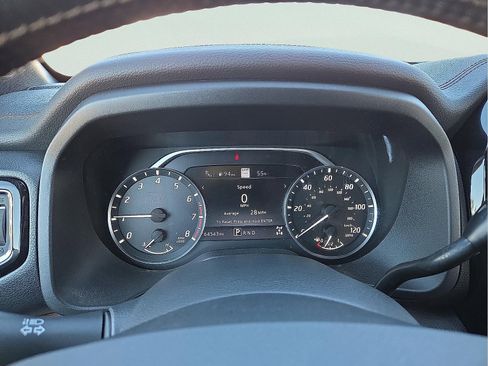 Used 2021 Nissan Titan Platinum Reserve w/ Moonroof Package image 23