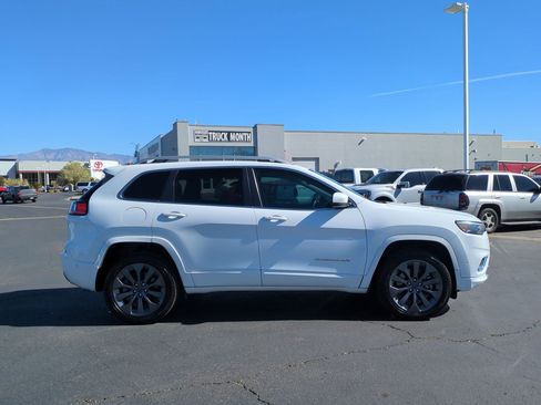 Used 2019 Jeep Cherokee Overland w/ Technology Group image 2