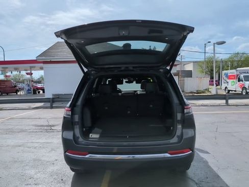 Used 2024 Jeep Grand Cherokee Limited AWD/4WD image 15