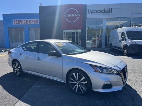 Used 2022 Nissan Altima 2.5 SR image 1
