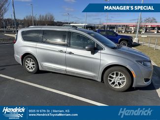 Used 2020 Chrysler Pacifica Touring-L video 1