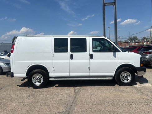 Used 2024 GMC Savana 2500 w/ Driver Convenience Package RWD image 9