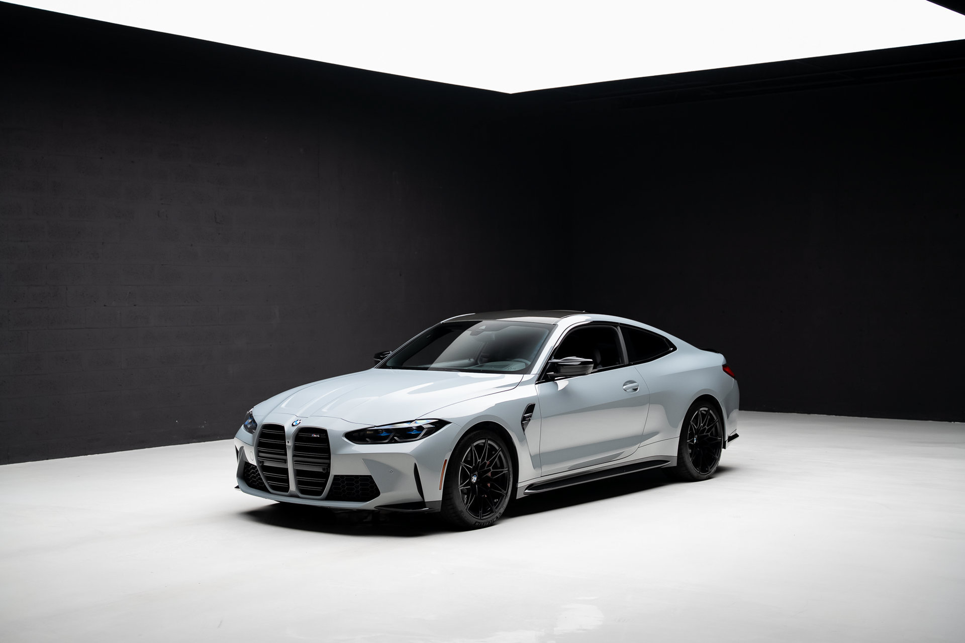 Used 2021 BMW M4 Coupe w/ Executive Package RWD image 4