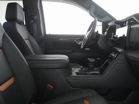 Used 2024 GMC Sierra 1500 AT4 w/ AT4 Premium Package image 32