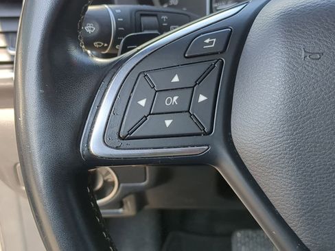 Used 2018 INFINITI QX30 image 26