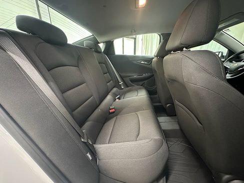 Used 2025 Chevrolet Malibu RS FWD image 19