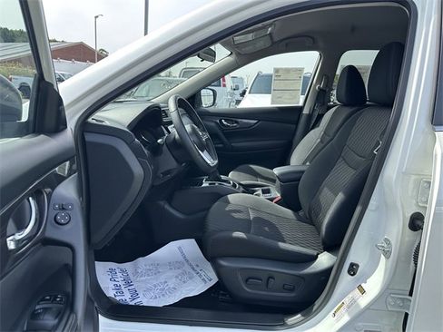 Used 2019 Nissan Rogue SV w/ Premium Package image 19