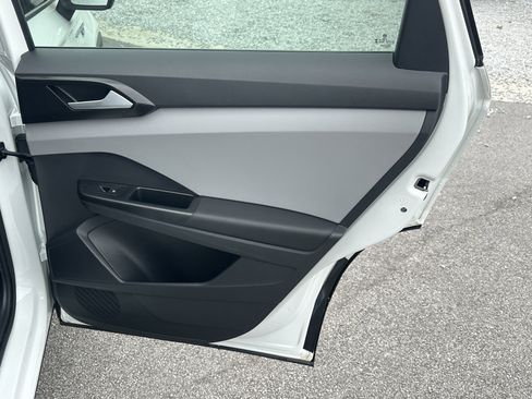 Used 2023 Volkswagen Taos S image 18