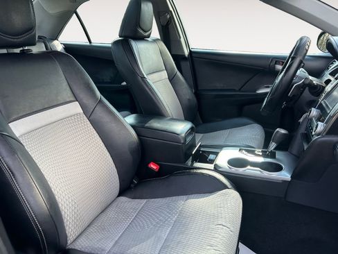 Used 2013 Toyota Camry SE image 15