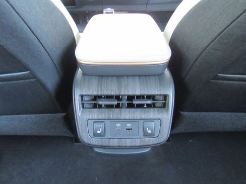 Used 2024 Nissan Ariya FWD image 25