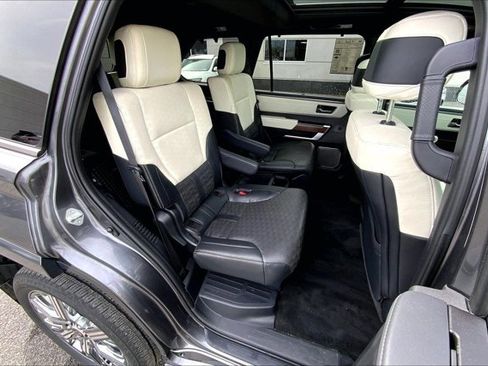 Used 2024 Toyota Sequoia Capstone AWD/4WD image 27