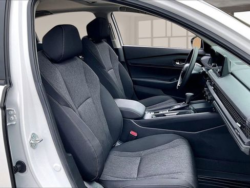 Certified 2025 Honda Accord SE image 29