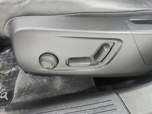 Used 2021 Volvo XC40 T5 R-Design w/ Protection Package image 20