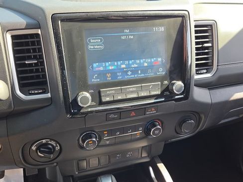 Used 2024 Nissan Frontier SV AWD/4WD image 17