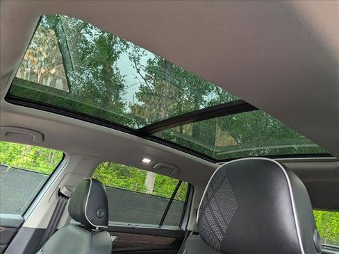 Used 2025 Volkswagen Atlas SEL Premium R-Line AWD/4WD image 33