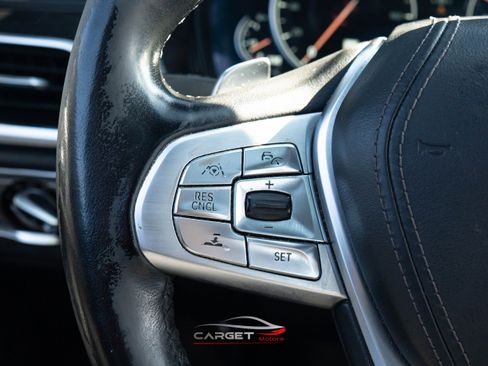 Used 2016 BMW 750i w/ M Sport Package image 24