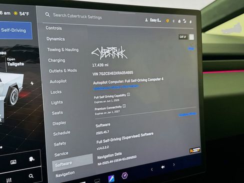 Used 2024 Tesla Cybertruck AWD Crew Cab image 14