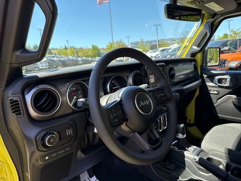 Used 2023 Jeep Wrangler Unlimited w/ 8.4" Radio Group AWD/4WD image 25
