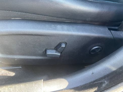 Used 2018 Chrysler 300 Limited w/ Safetytec Plus Group image 16