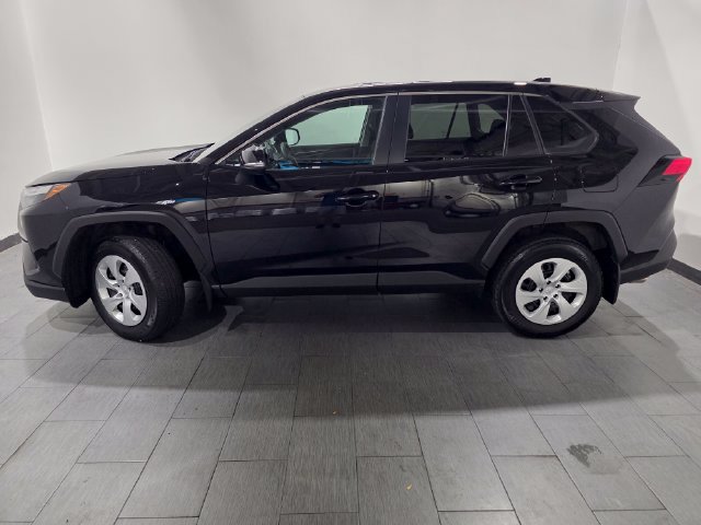 Used 2023 Toyota RAV4 LE AWD/4WD image 2